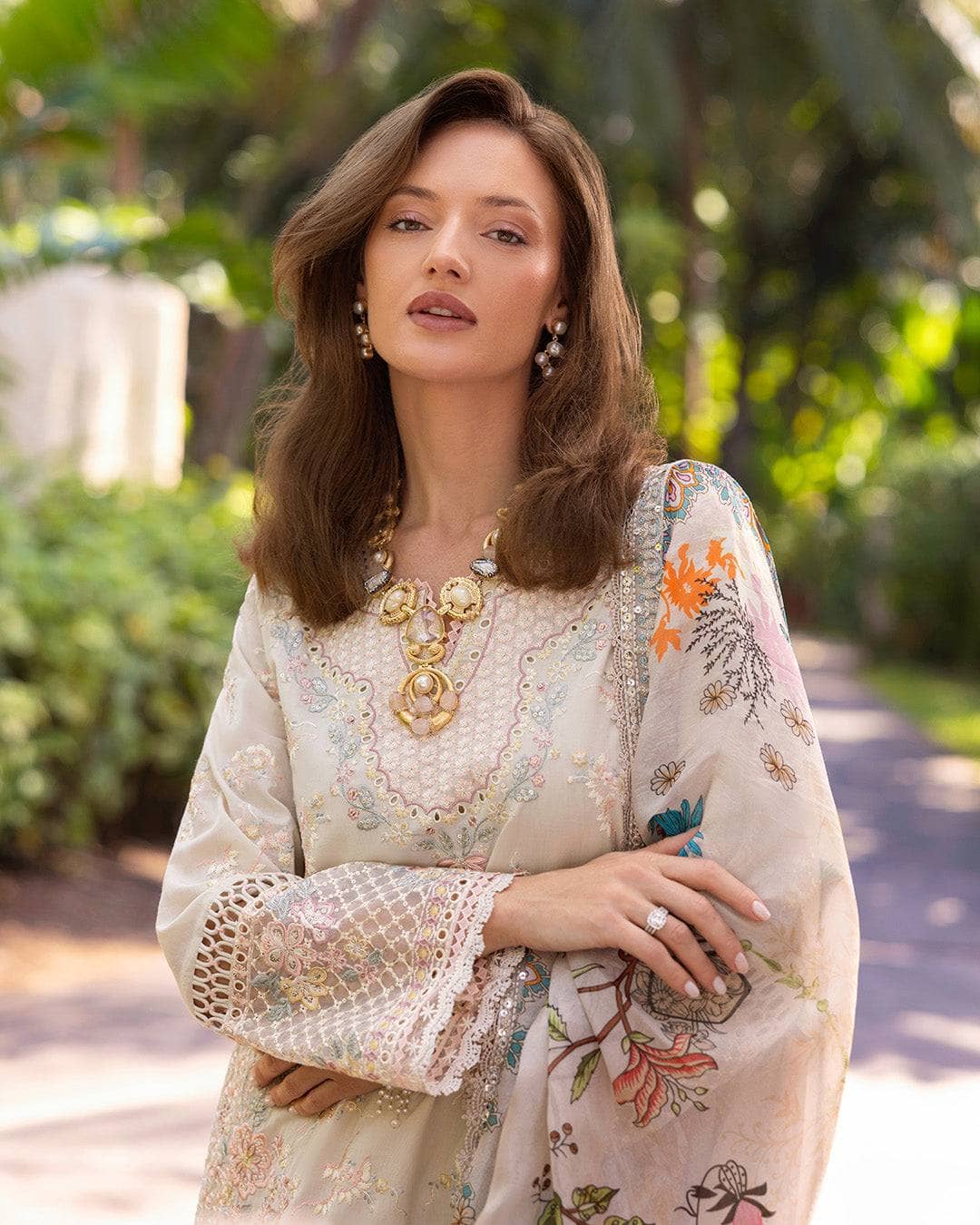 Restocked/Faiza Saqlain Lawn 25/Delilah/Vanilla