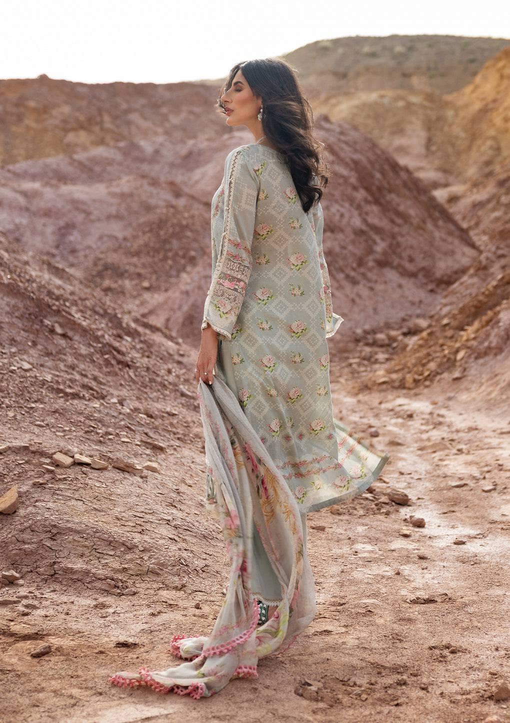 img_elaf_signature_lawn_23_awwal_boutique