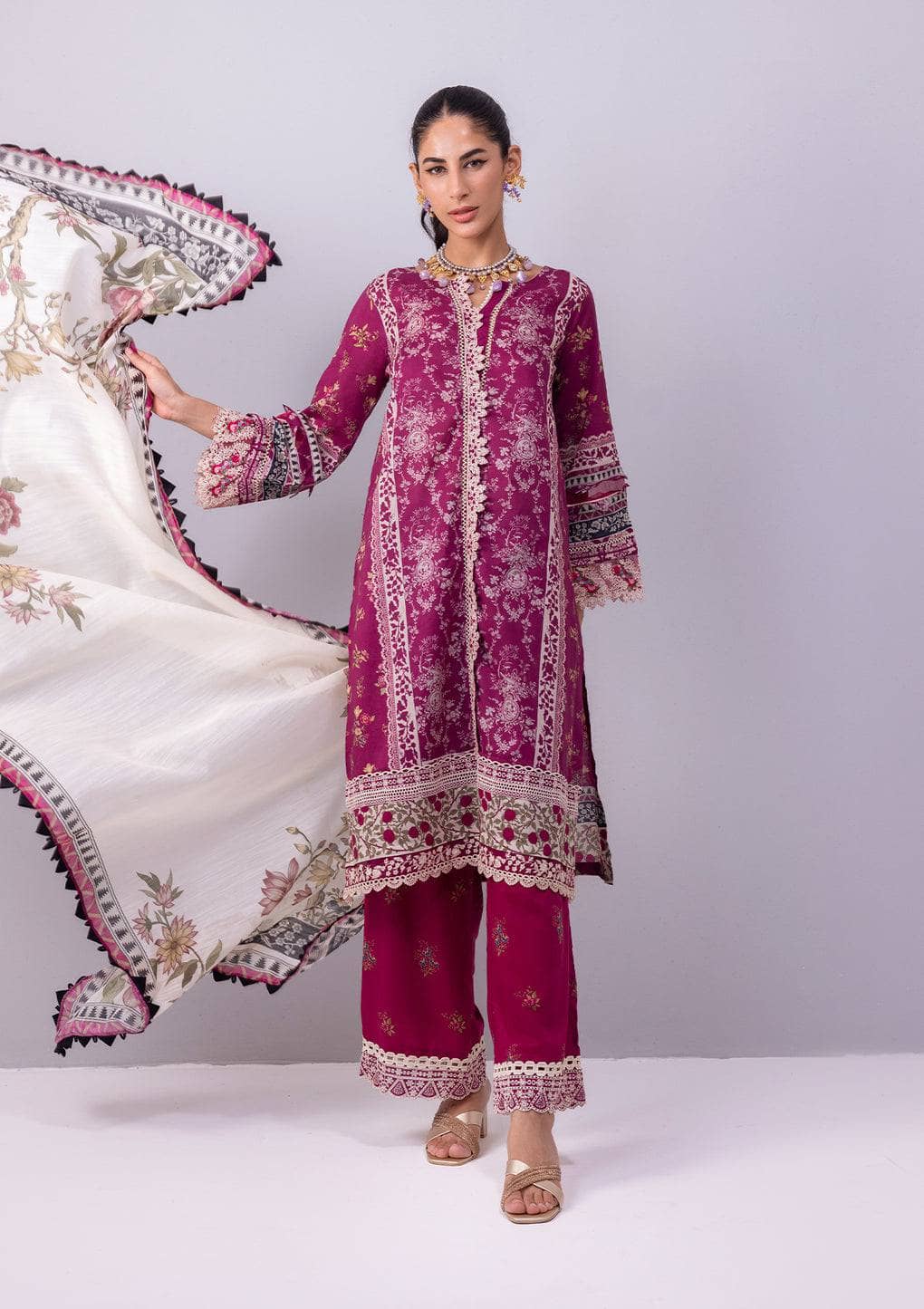 img_elaf_signature_lawn_23_awwal_boutique