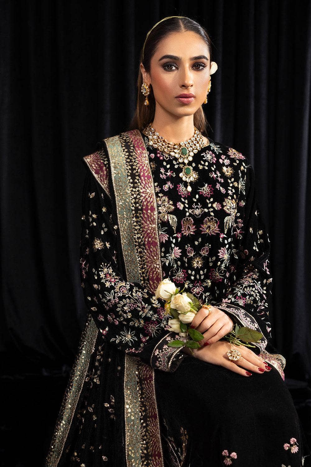 img_nureh_maya_velvet_awwal_boutique