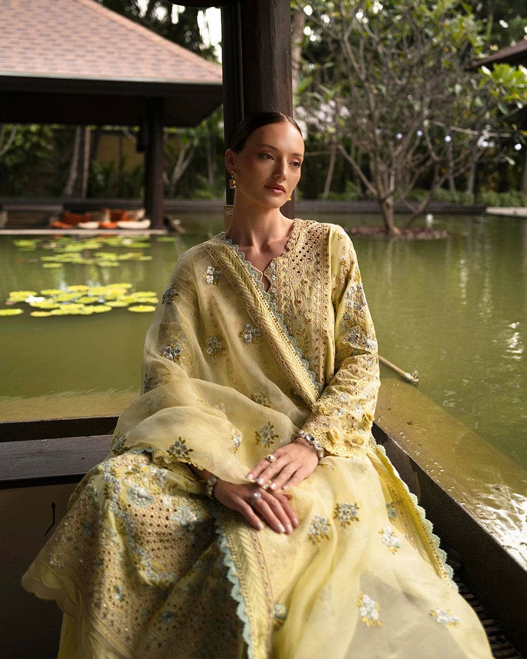 img_faiza_saqlain_lawn_tara_sutaria_awwal_boutique