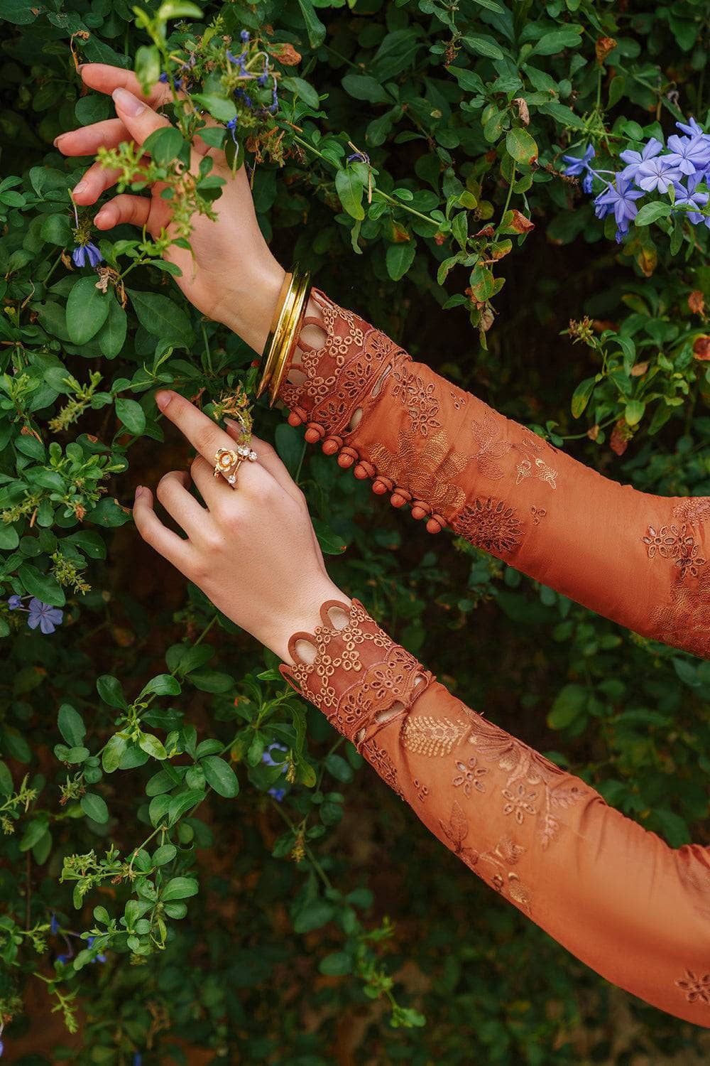 img_baroque_swiss_voil_24_awwal_boutique