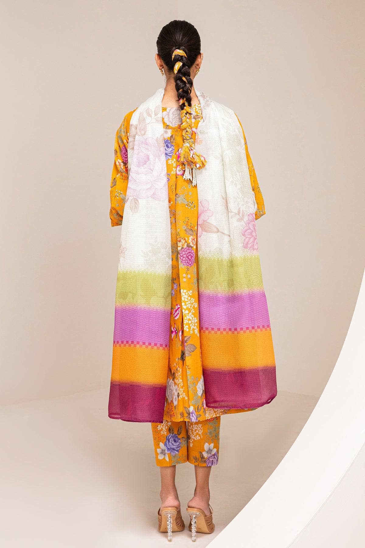 img_baroque_lawn_23_awwal_boutique