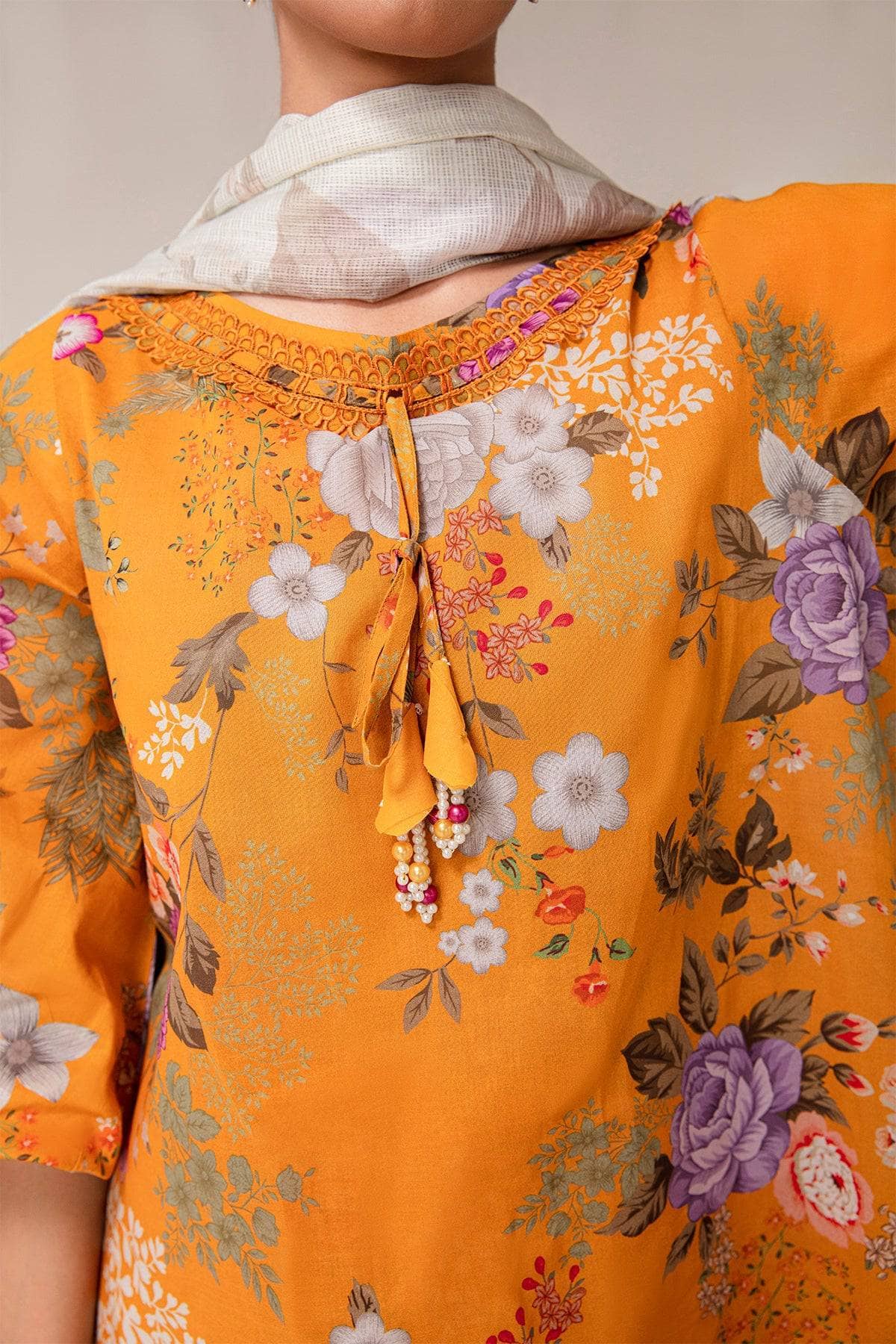 img_baroque_lawn_23_awwal_boutique