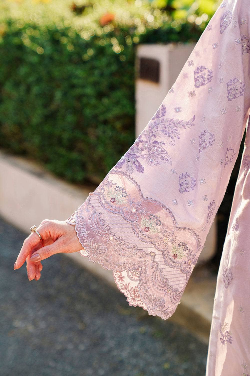 img_baroque_swiss_voil_24_awwal_boutique