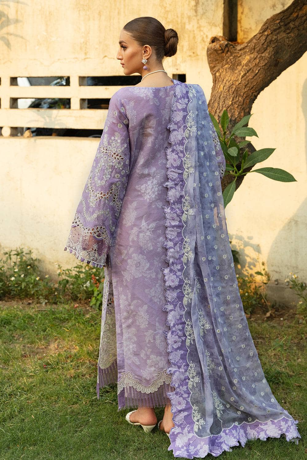 img_baroque_lawn_23_awwal_boutique