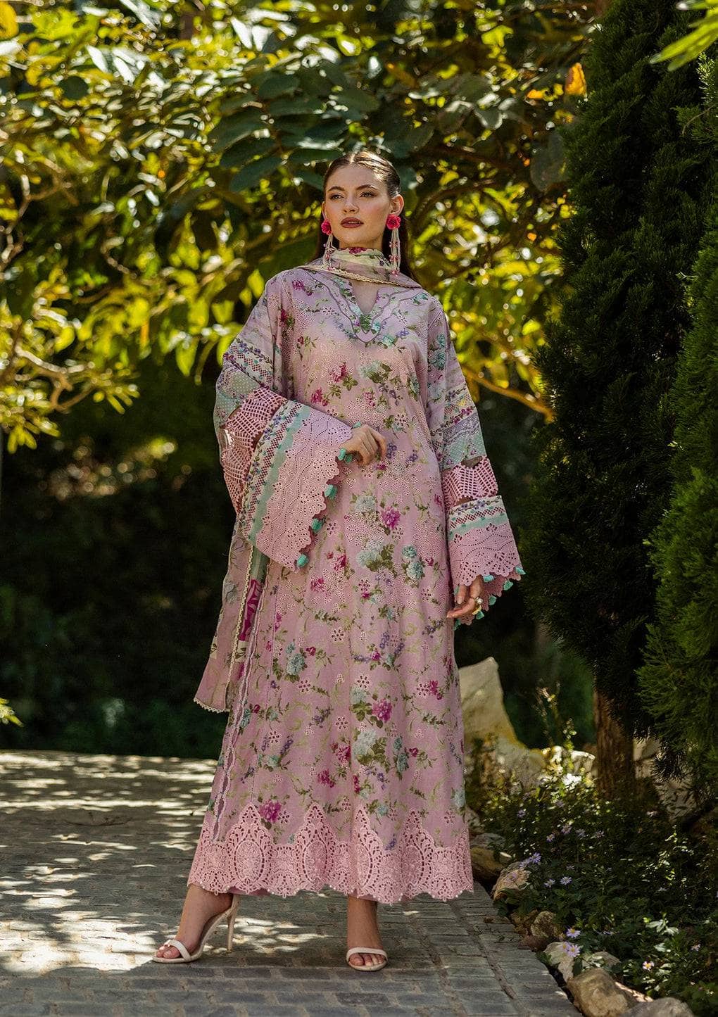 img_elaf_chikankari_awwal_boutique