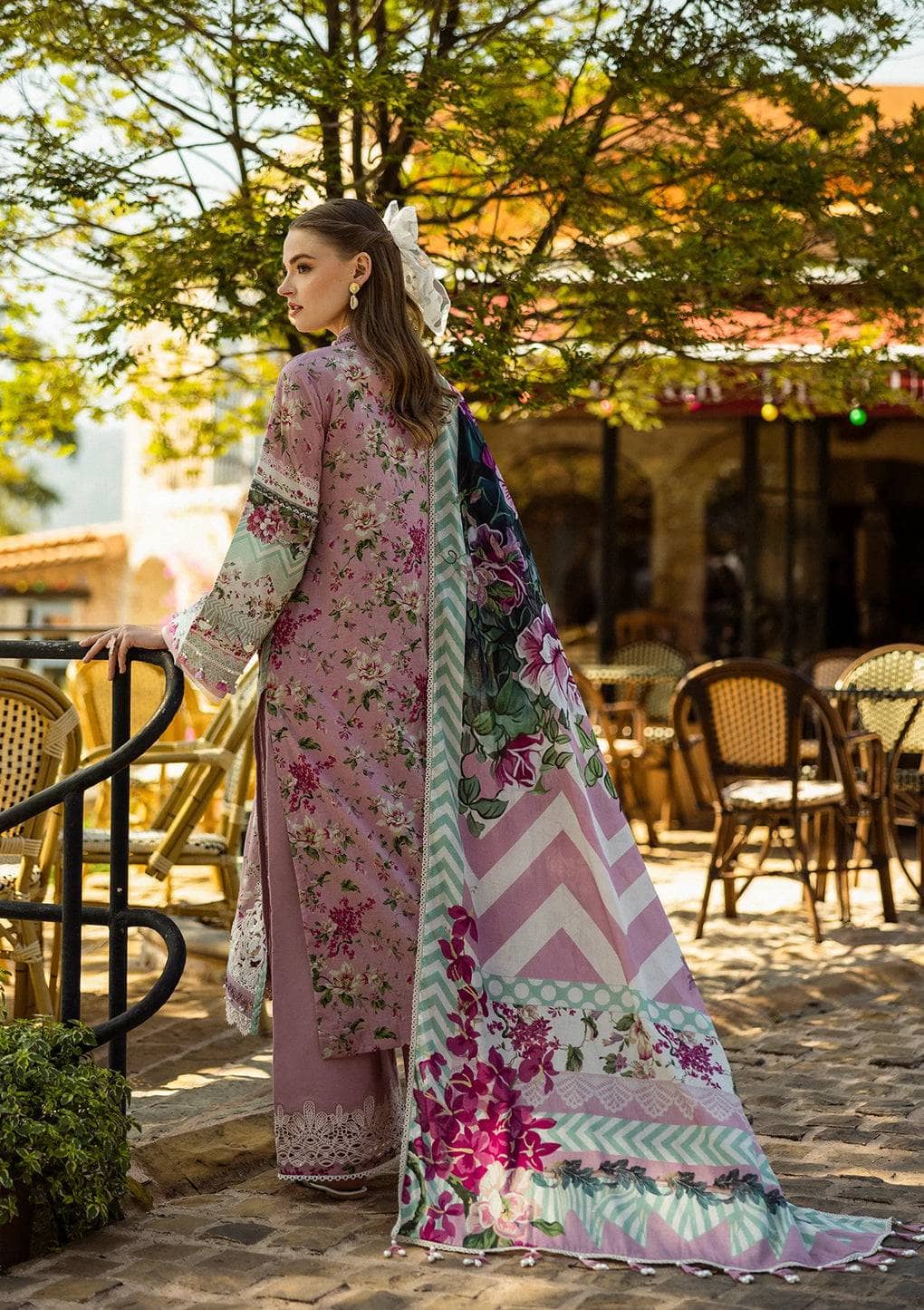 img_elaf_chikankari_awwal_boutique