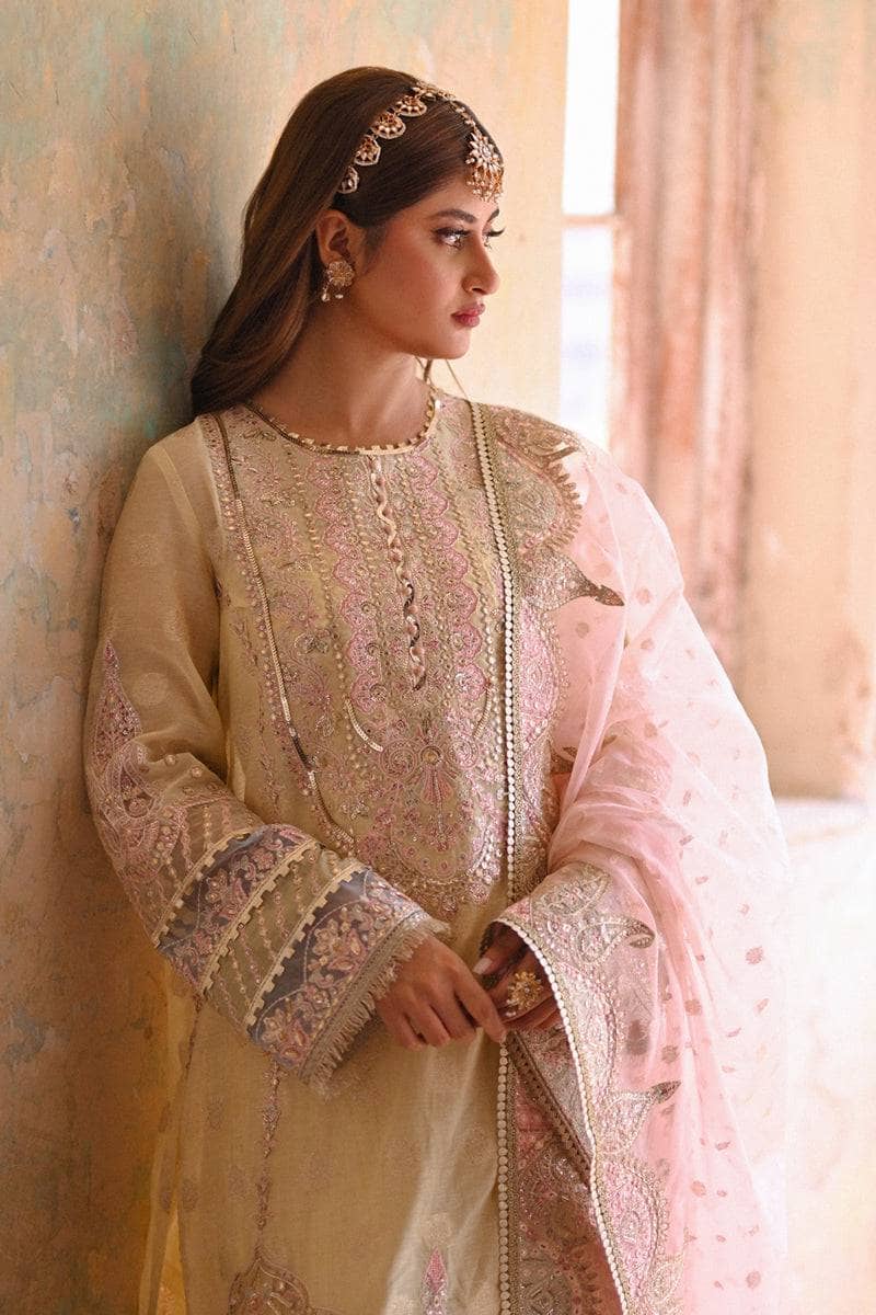 img_qalamkar_sahiba_luxury_festive_awwal_boutique