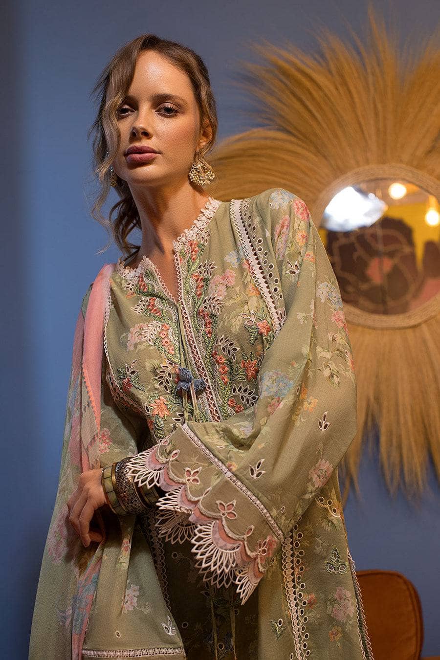 img_sobia_nazir_vital_lawn_24_awwal_boutique