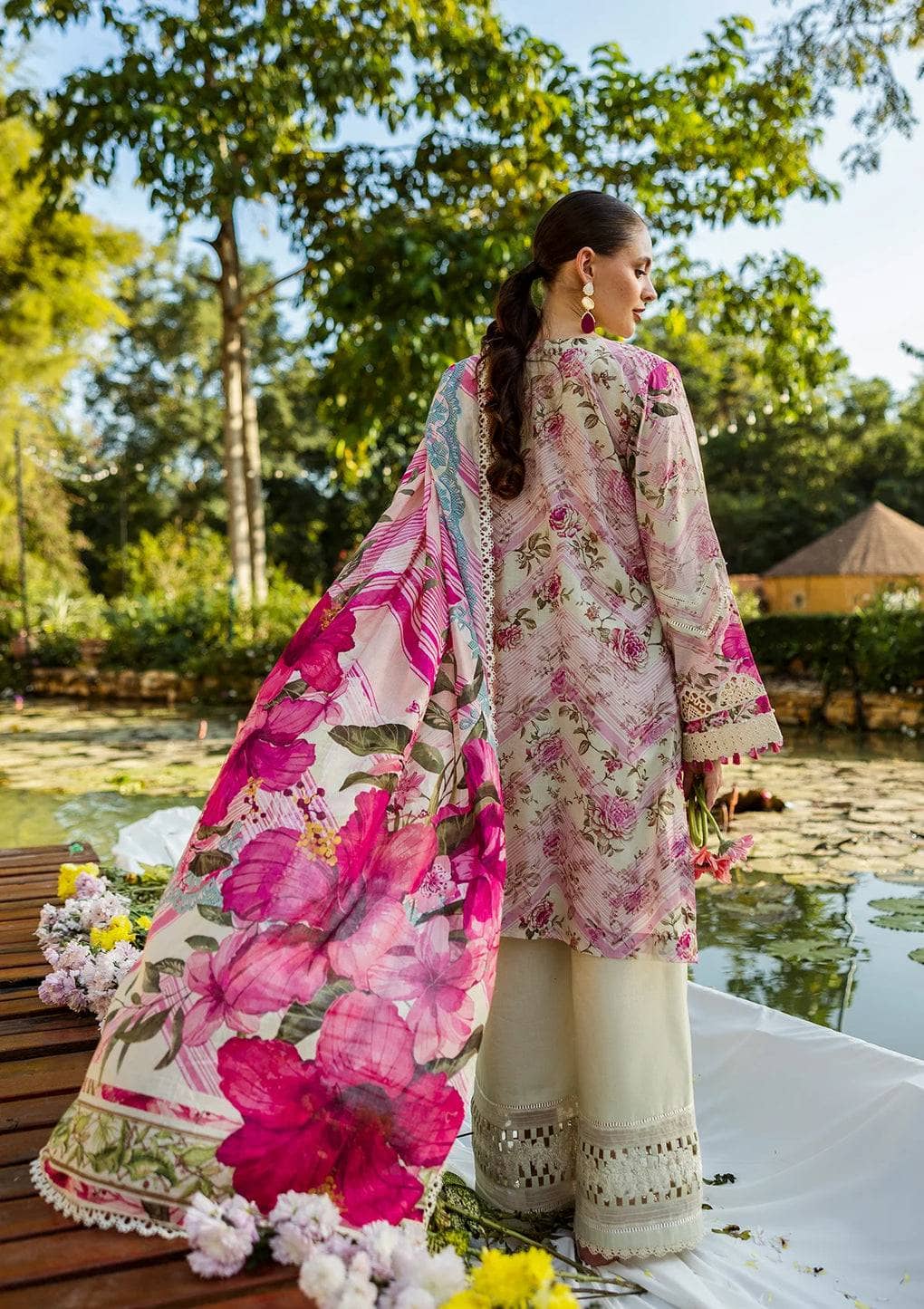 img_elaf_chikankari_awwal_boutique