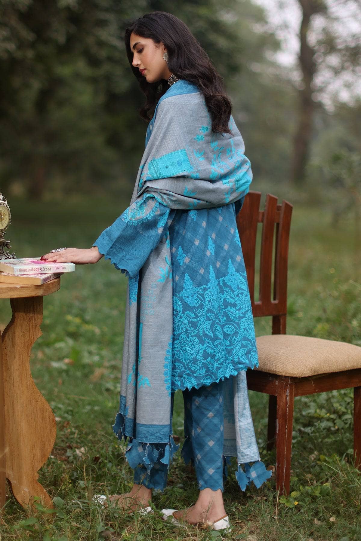 img_charizma_c_prints_fall_khaddar_awwal_boutique