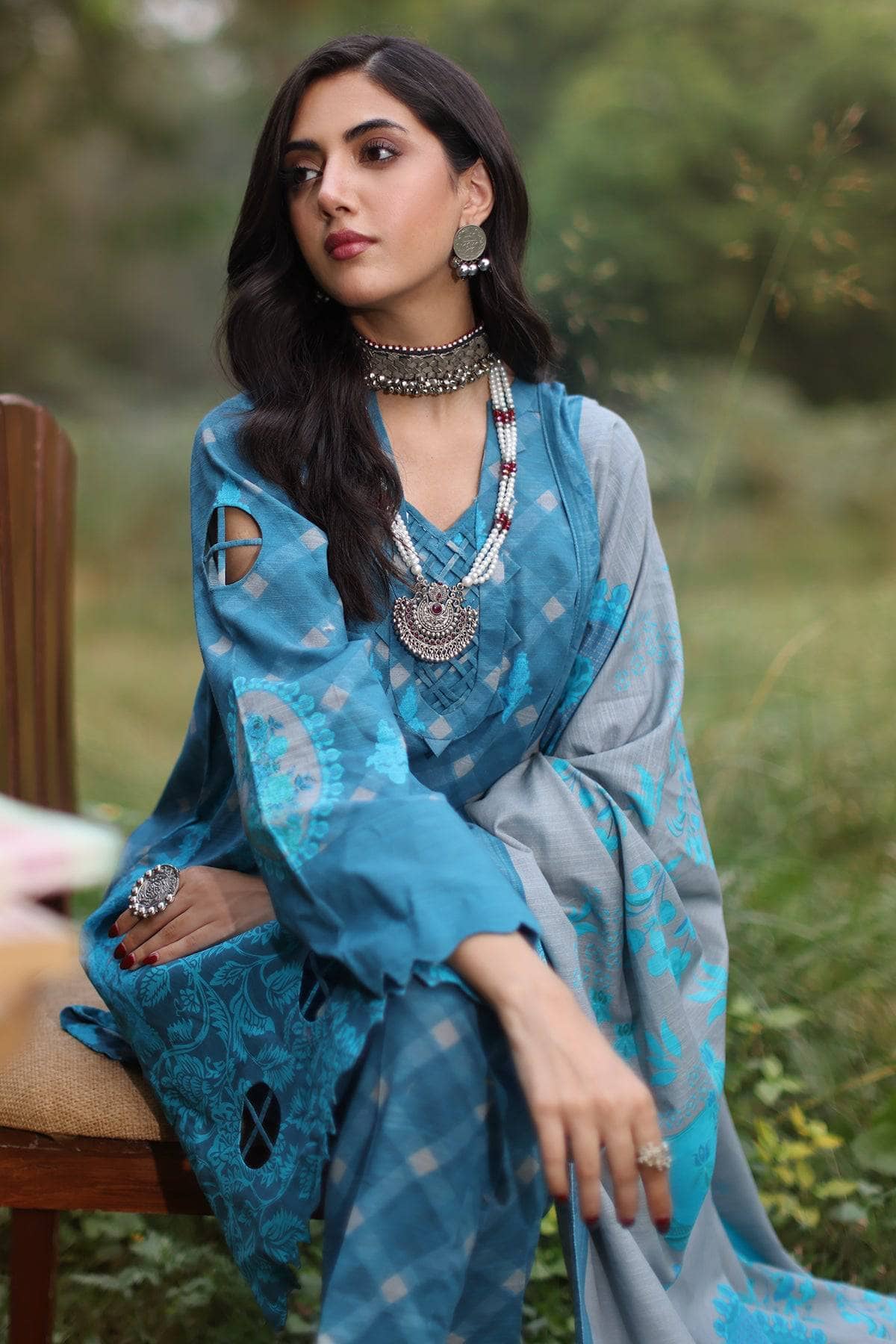 img_charizma_c_prints_fall_khaddar_awwal_boutique