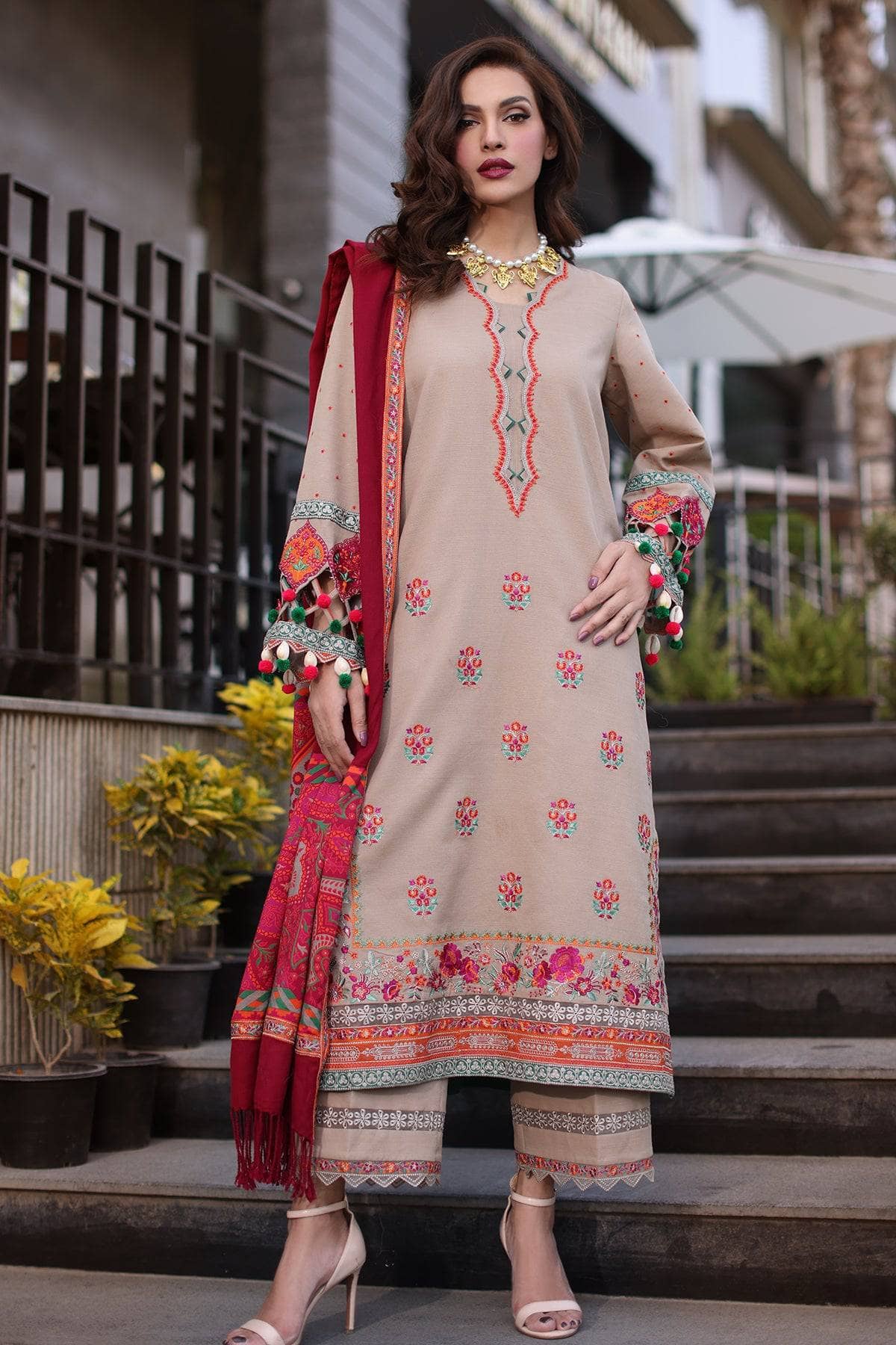 img_charizma_naranji_winter_awwal_boutique