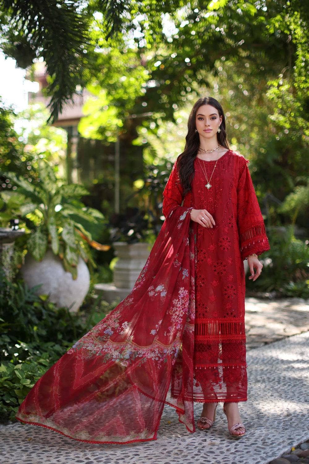 img_saadia_asad_noor_chikankari_lawn_awwal_boutique