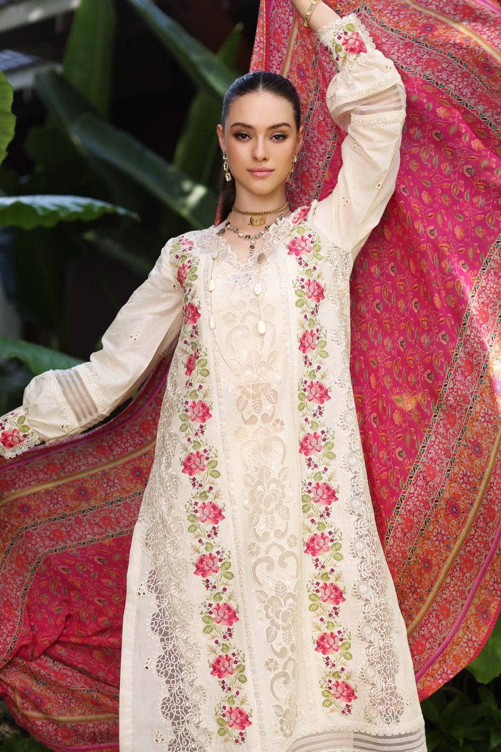 img_saadia_asad_chikankari_lawn_24_awwal_boutique