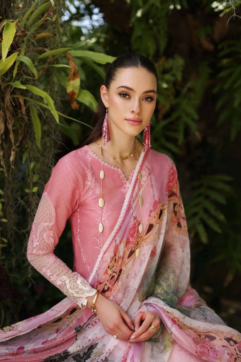 img_saadia_asad_noor_chikankari_lawn_awwal_boutique