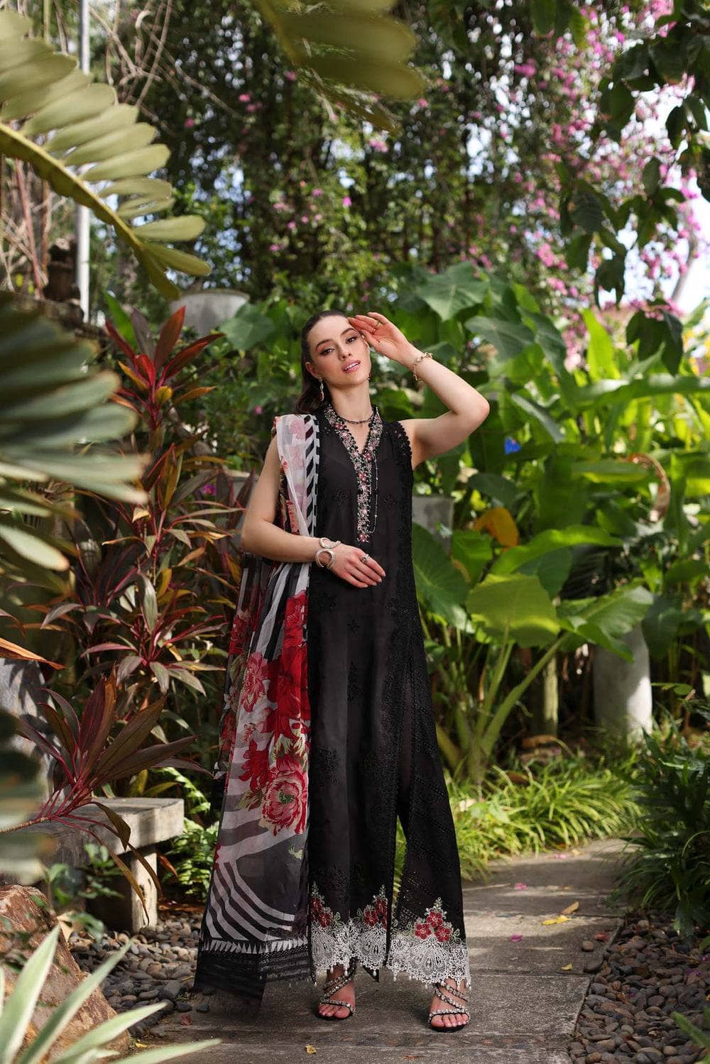 img_saadia_asad_noor_chikankari_lawn_awwal_boutique