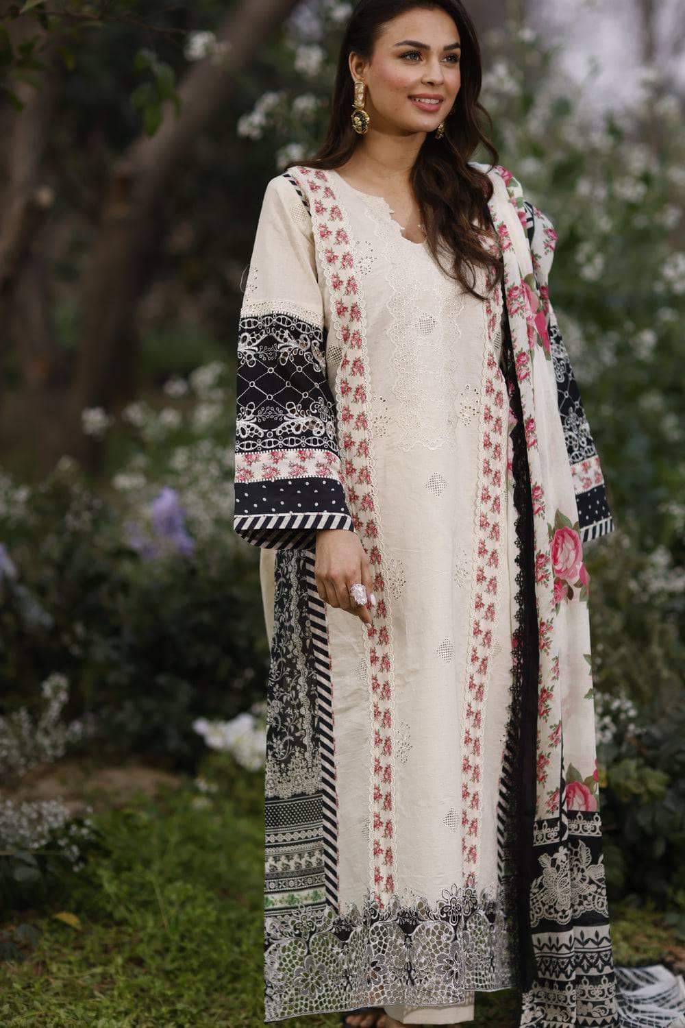 img_manara_by_maria_asif_baig_awwal_boutique