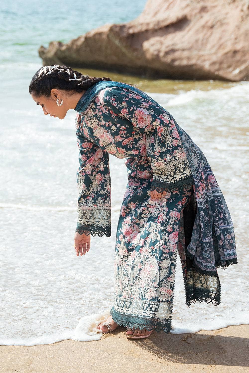 img_afrozeh_summer_together_lawnkari_awwal_boutique