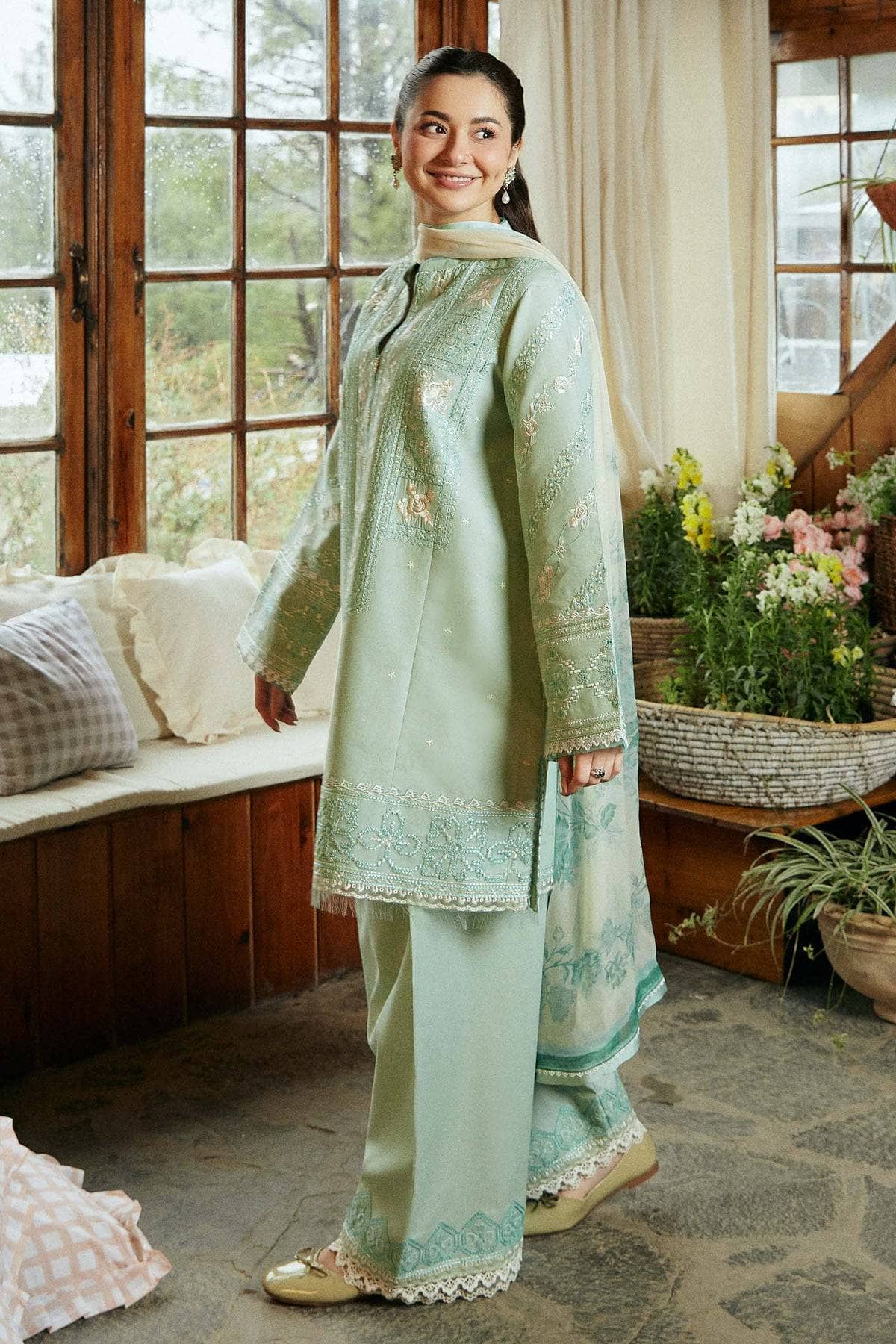 img_zara_shahjahan_coco_lawn_awwal_boutique