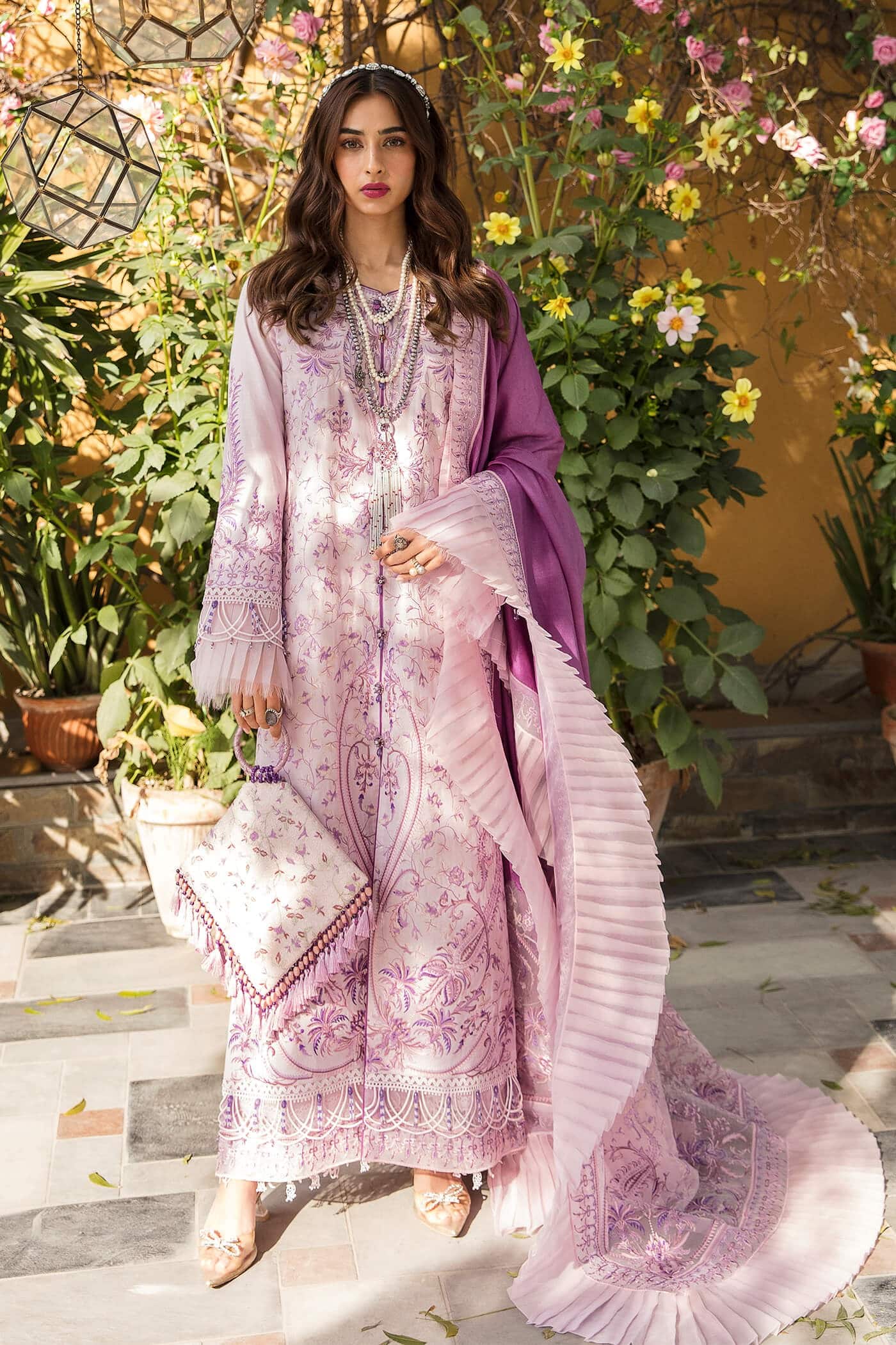 img_nilofer_shahid_luxury_lawn_23_awwal_boutique