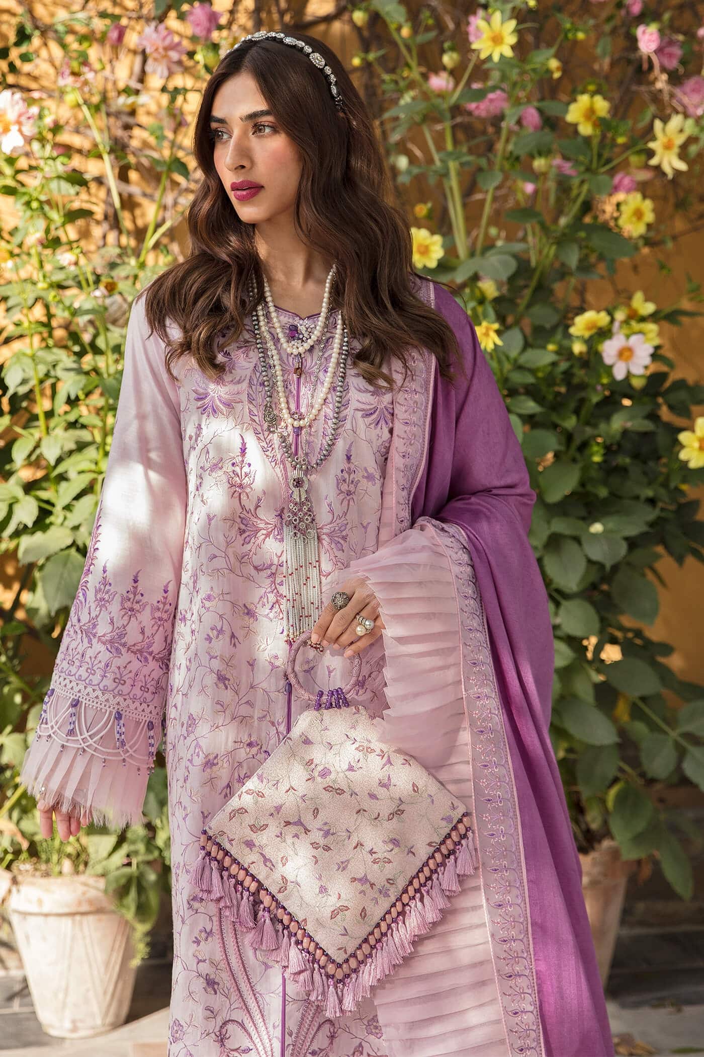 img_nilofer_shahid_luxury_lawn_23_awwal_boutique