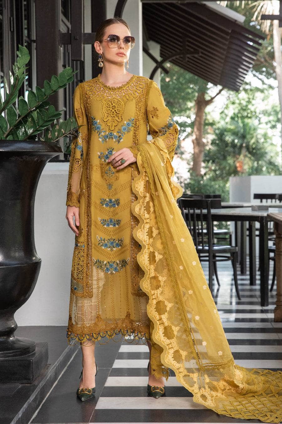 img_maria_b_eid_lawn_23_awwal_boutique
