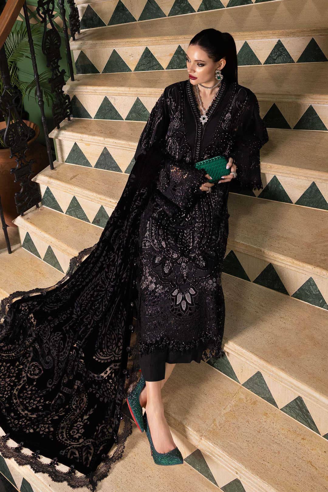 Restocked/Maria B Winter Luxe 25/Embroideried Linen Suit/Velvet Palachi Shawl/07/Black