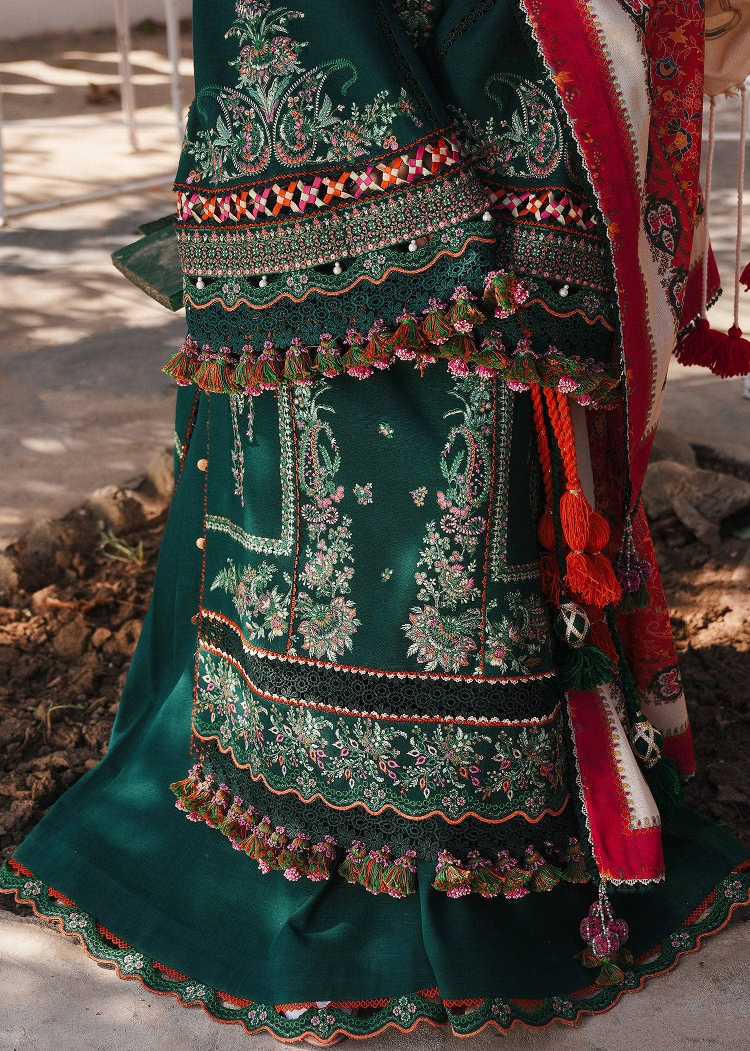 img_hussain_rehar_winter_shawls_awwal_boutique