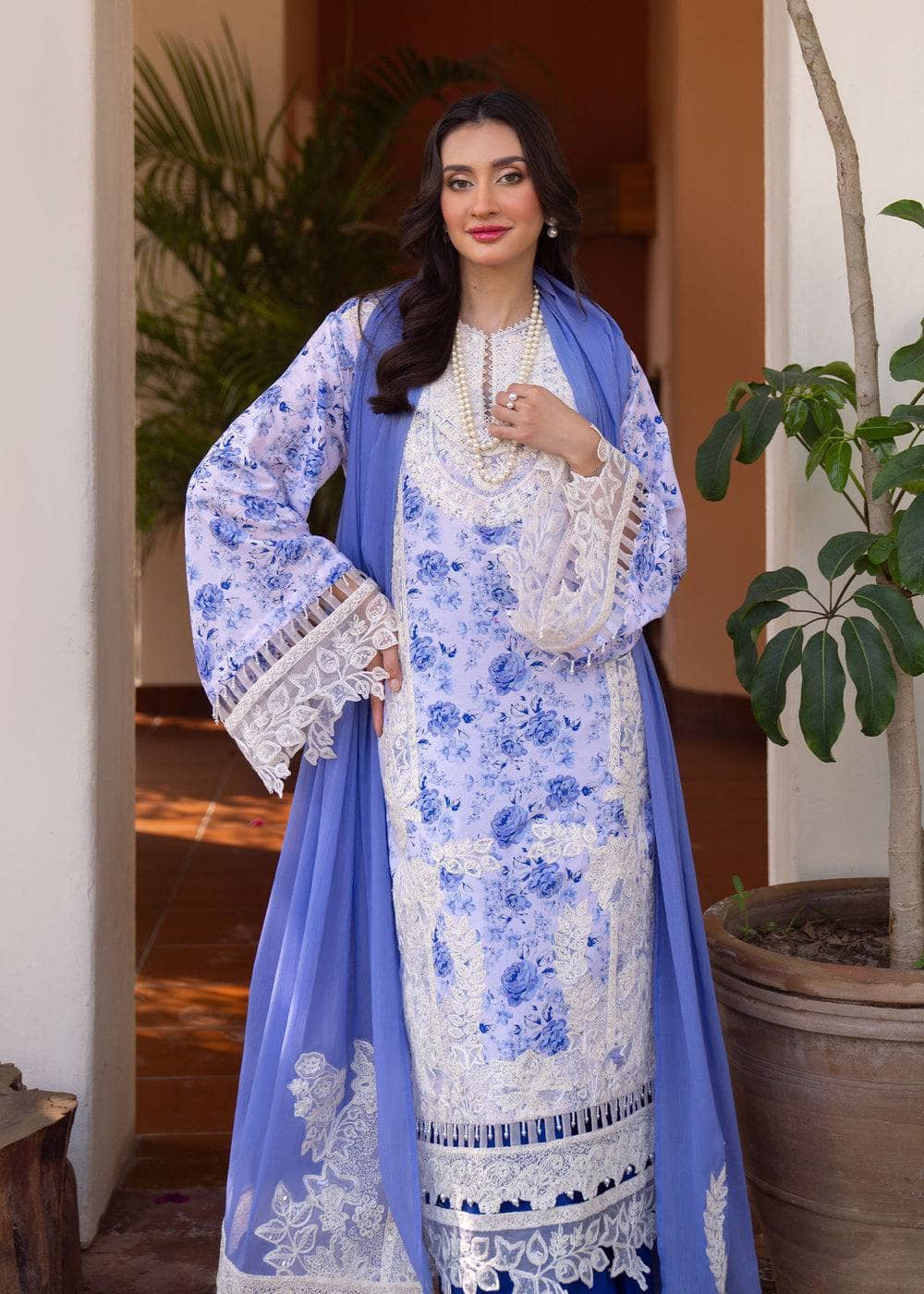 img_myeesha_lawn_awwal_boutique