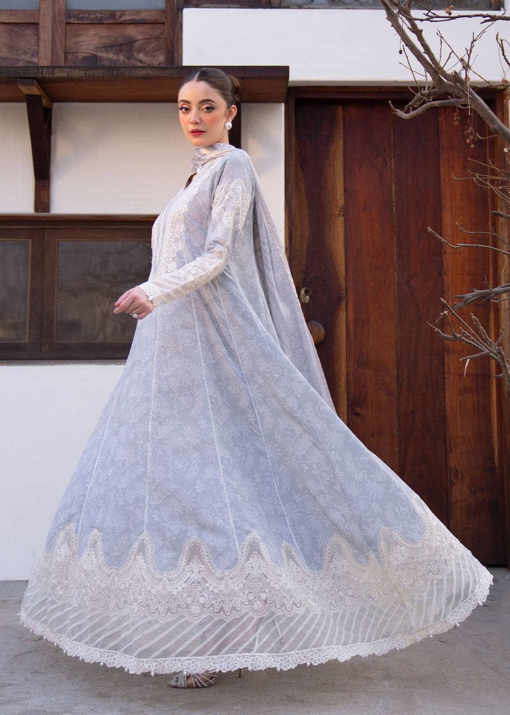 img_myeesha_lawn_awwal_boutique