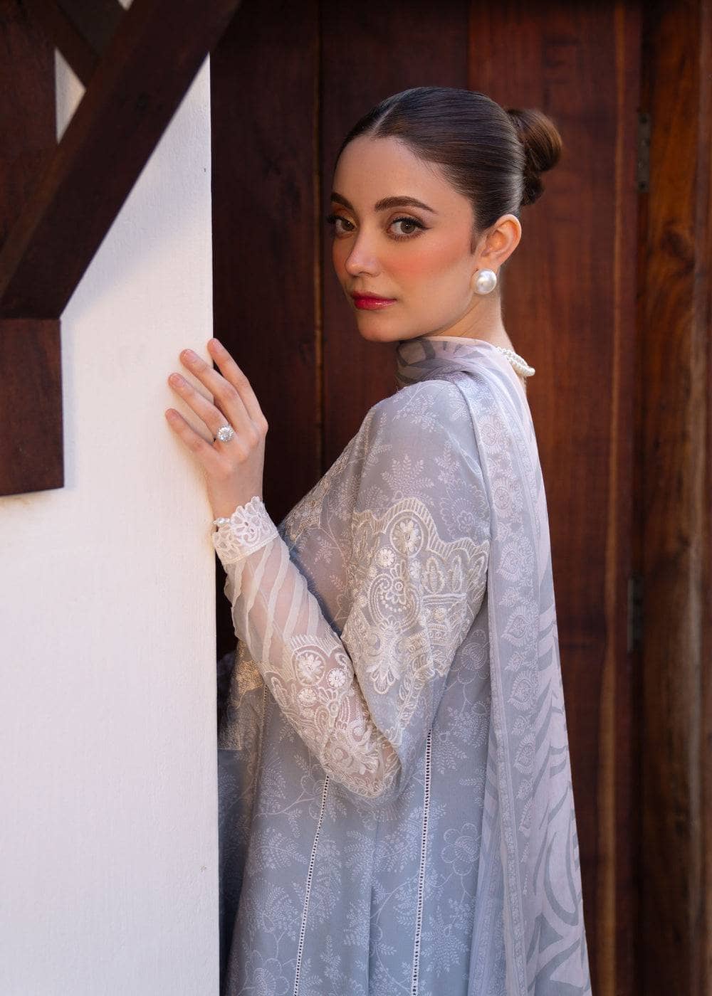 img_myeesha_lawn_awwal_boutique