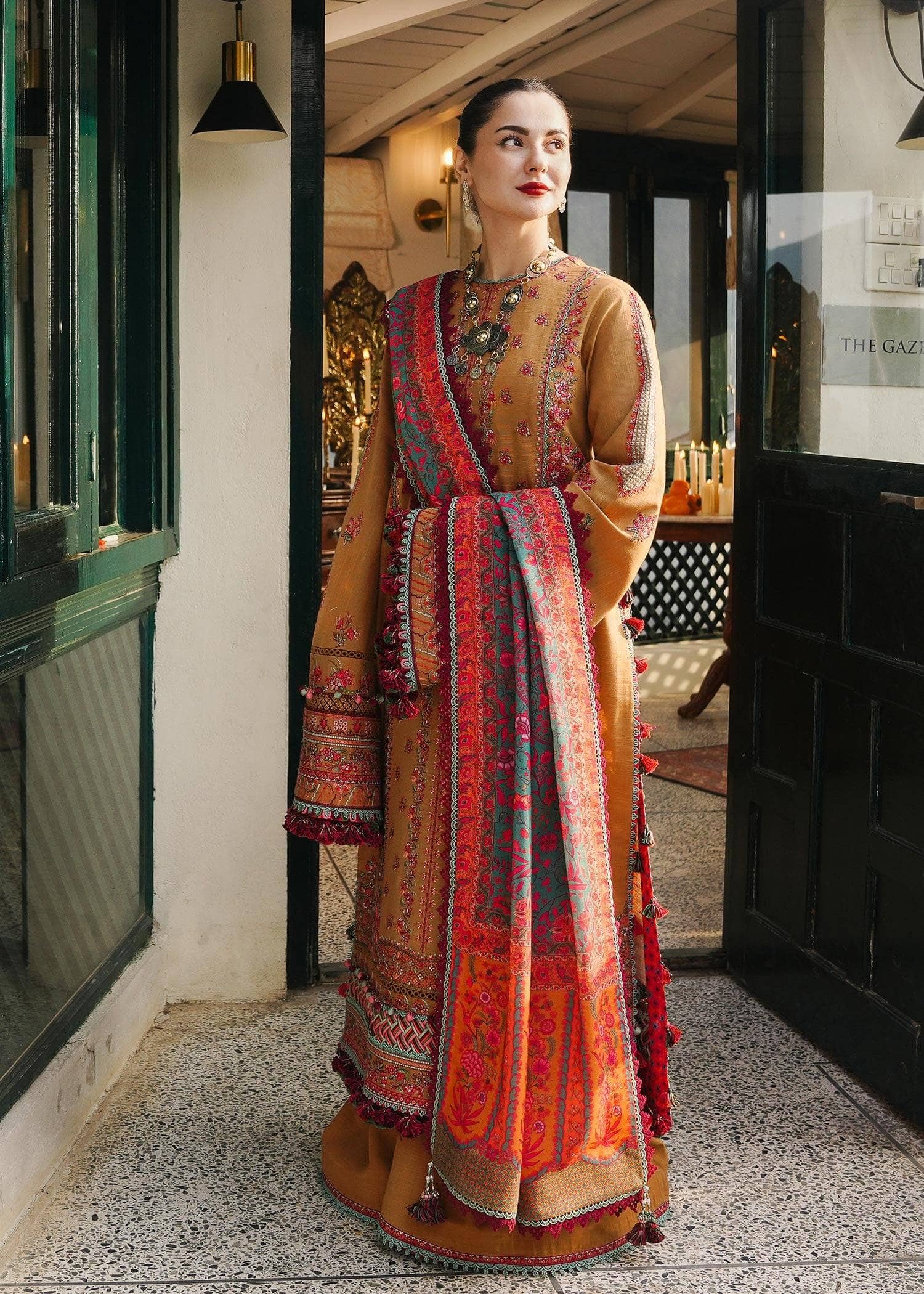 img_hussain_rehar_winter_shawls_awwal_boutique