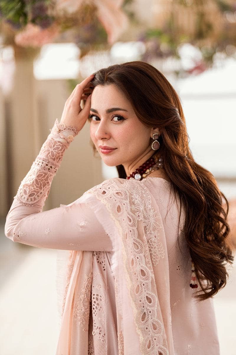 img_qalamkar_luxury_sahil_lawn_25_awwal_boutique