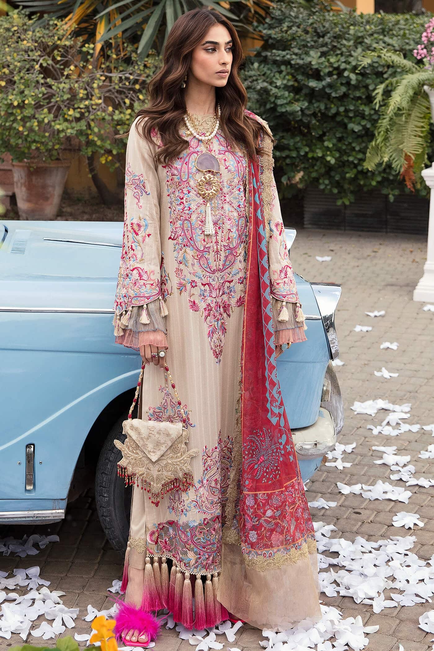 img_nilofer_shahid_lawn_23_awwal_boutique