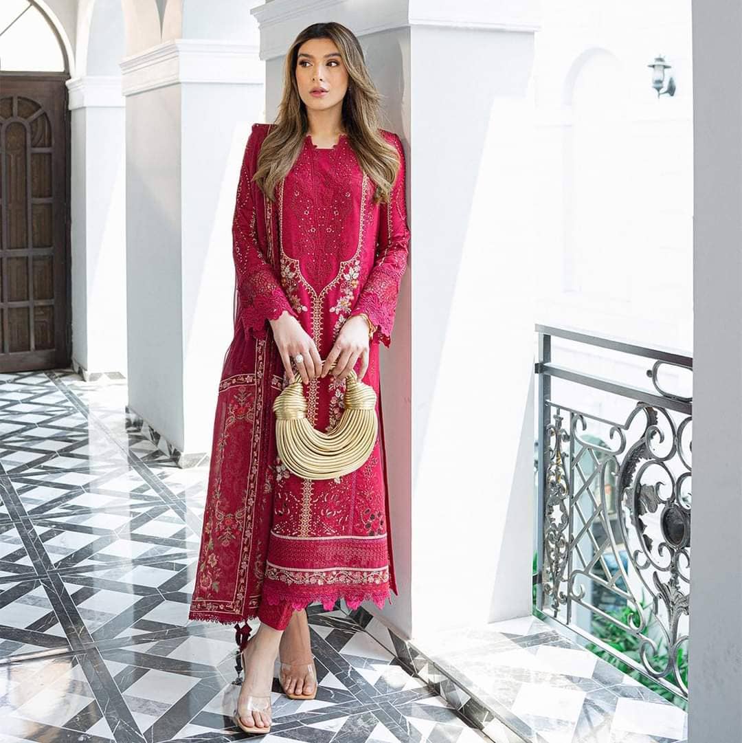 img_qalamkar_lawn_awwal_boutique