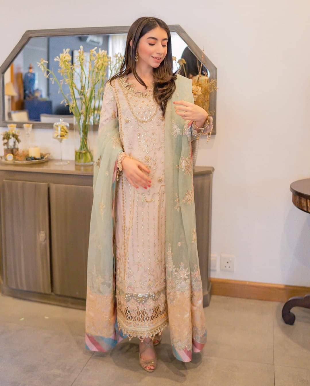 img_spotted_in_qalamkar_heer_ranjha_awwal_boutique