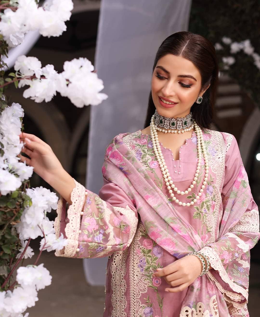 img_kahf_premium_lawn_awwal_boutique