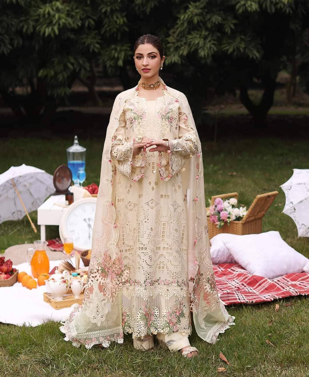 img_kahf_premium_lawn_awwal_boutique