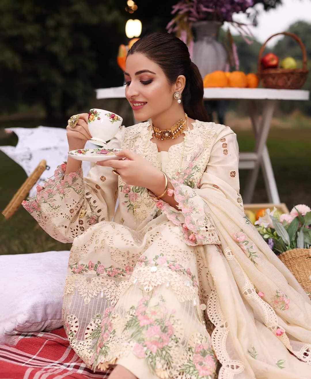 img_kahf_premium_lawn_awwal_boutique