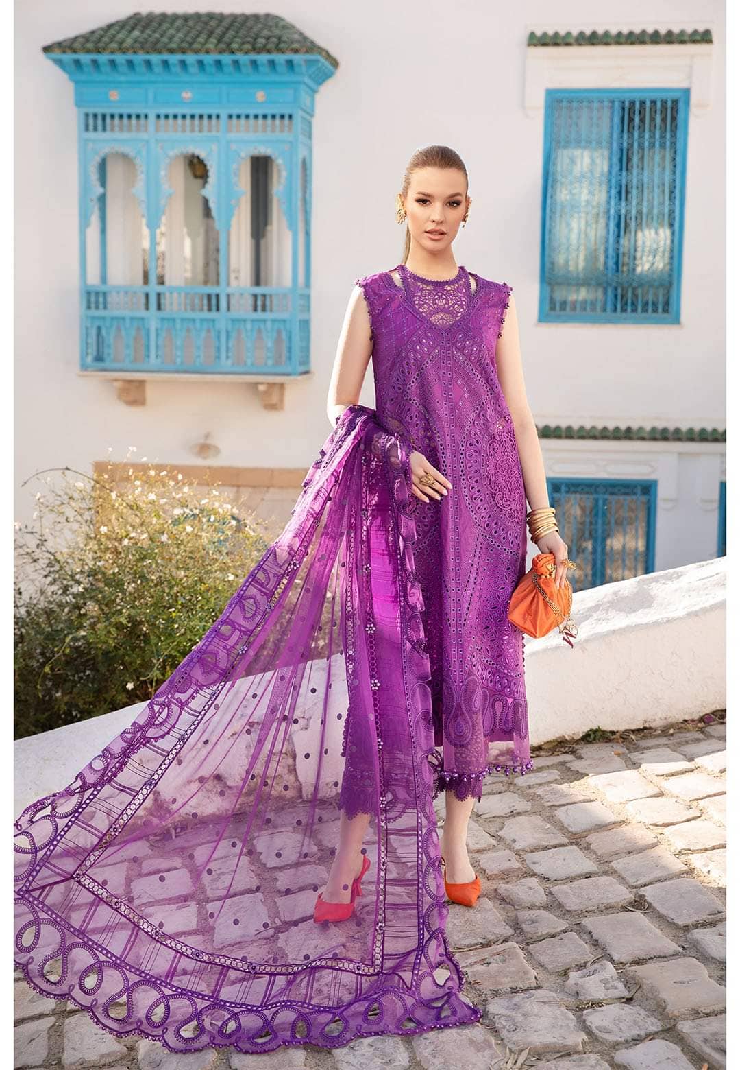 img_maria_b_lawn_24_awwal_boutique