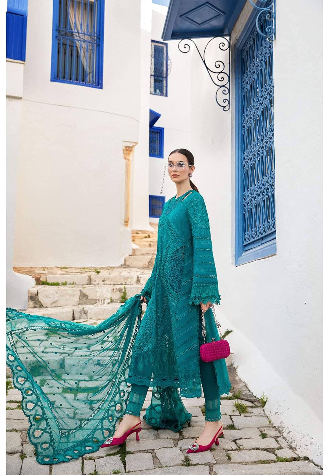 img_maria_b_lawn_24_awwal_boutique