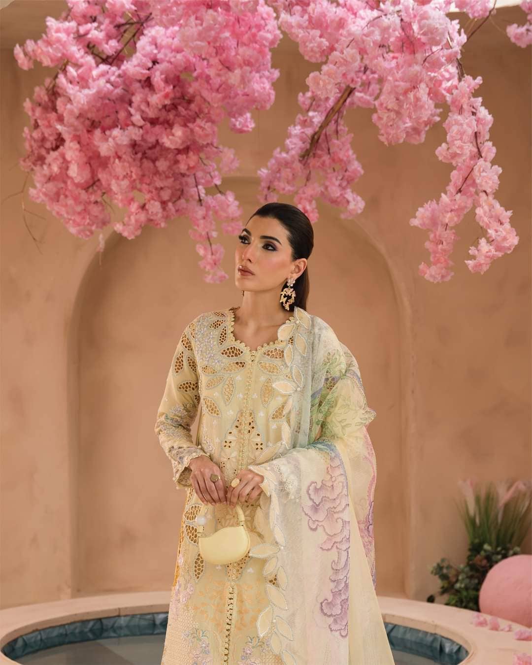 img_afrozeh_painted_garden_lawn_awwal_boutique