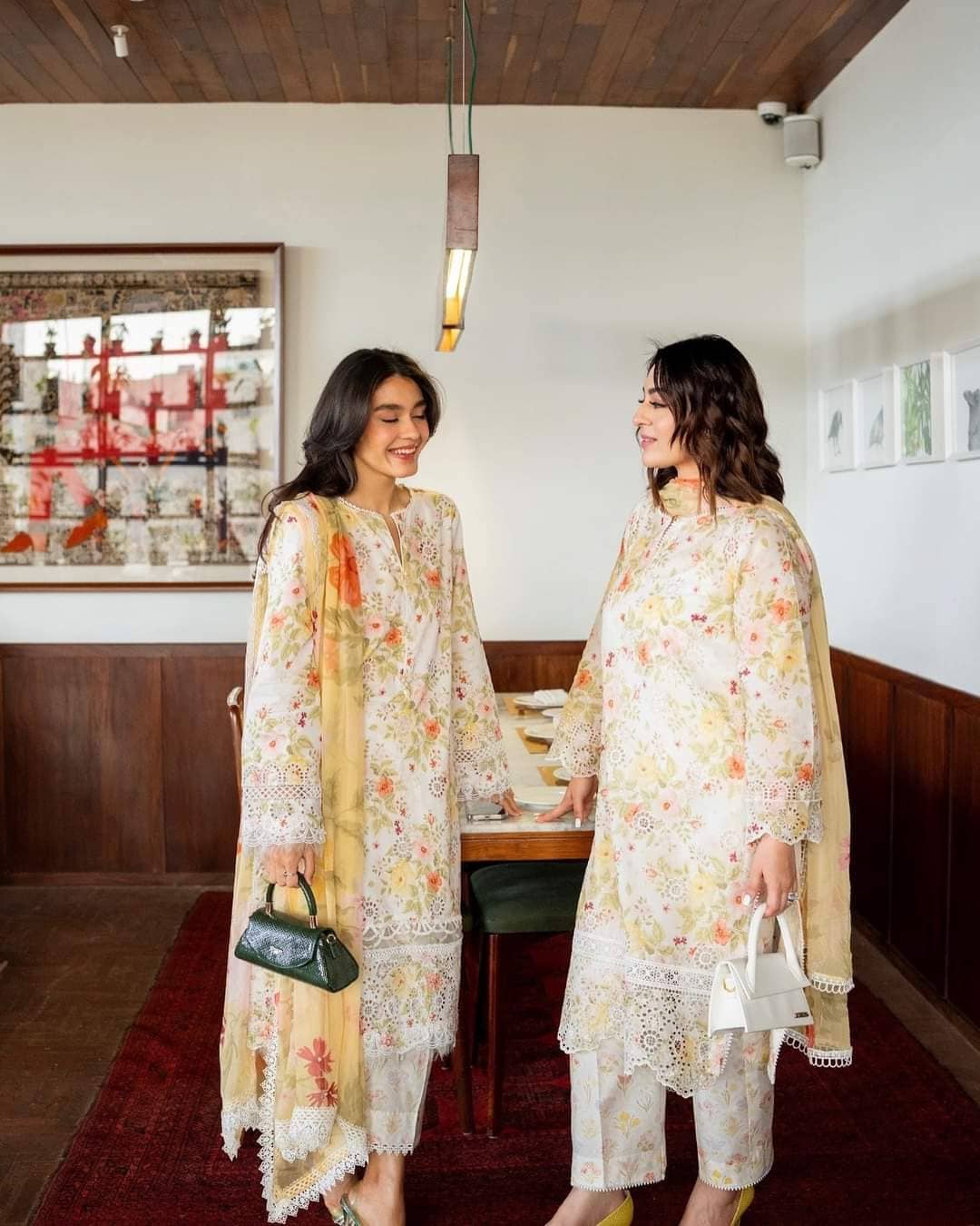 img_spotted_in_saira_rizwan_lawn_awwal_boutique