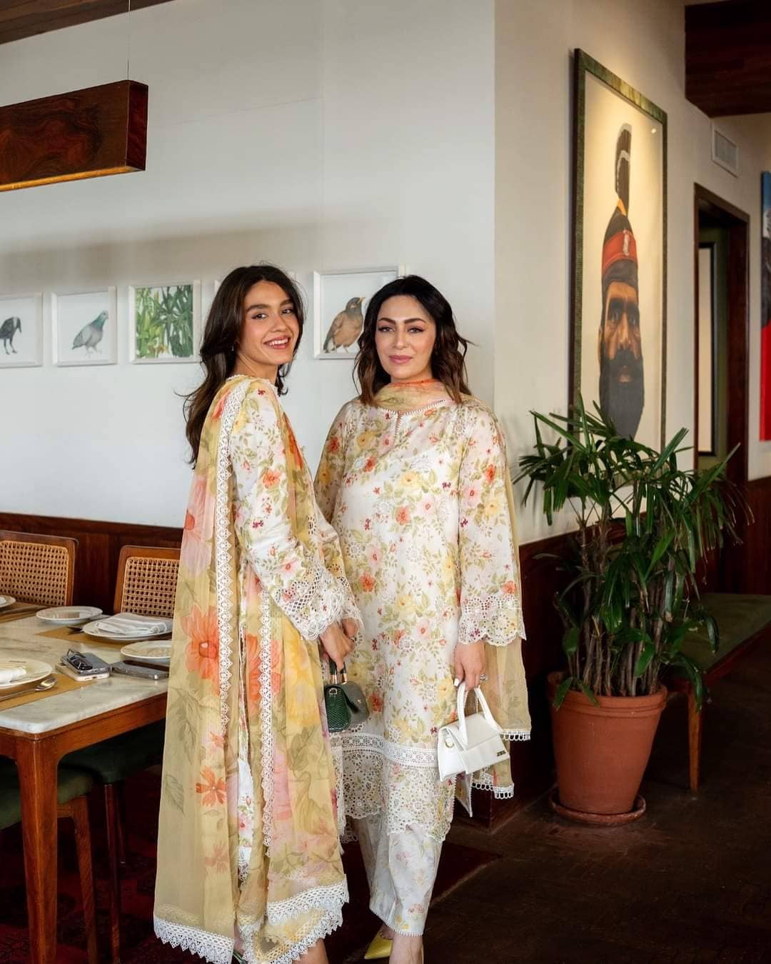 img_spotted_in_saira_rizwan_lawn_awwal_boutique