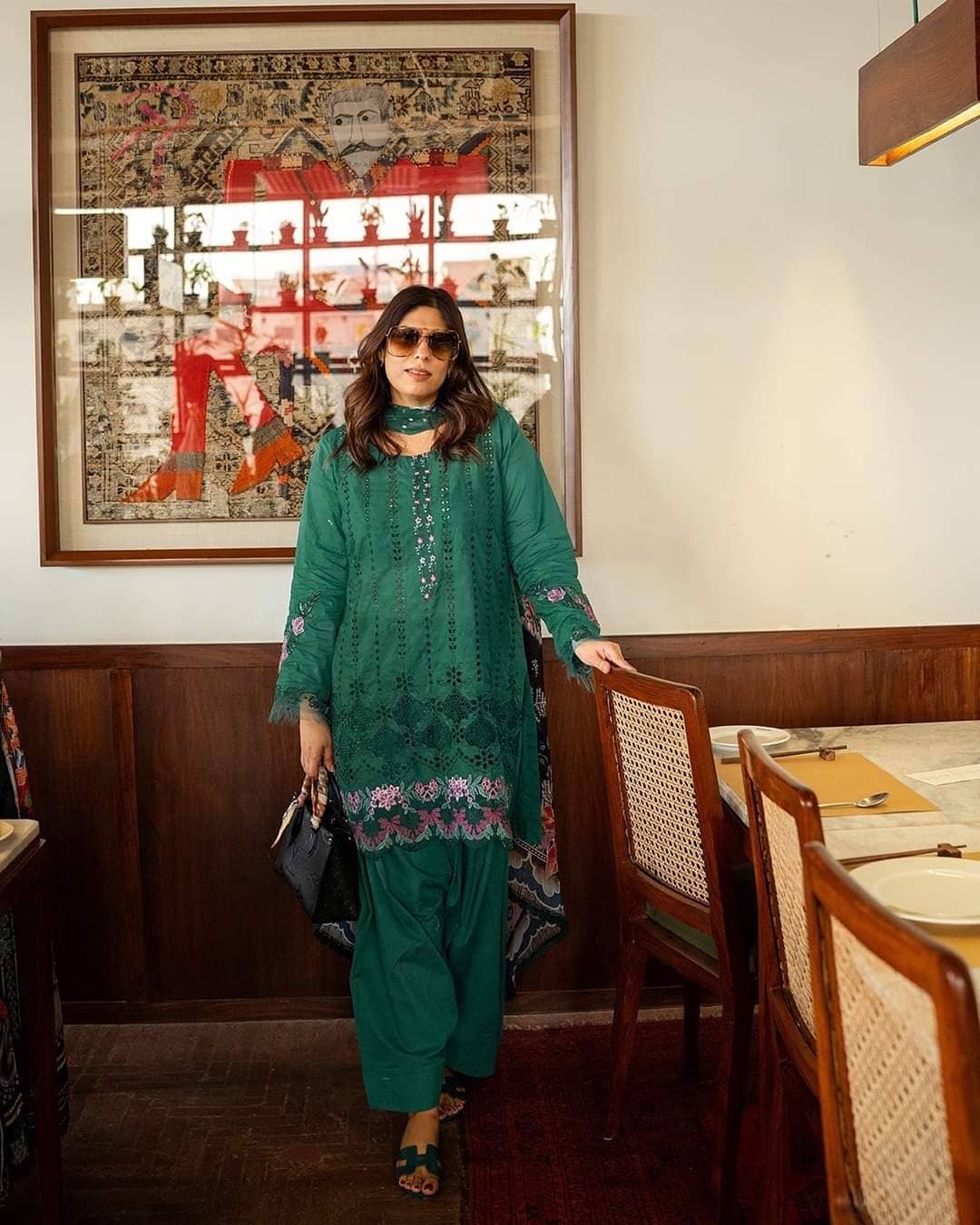 img_spotted_in_saira_rizwan_lawn_awwal_boutique