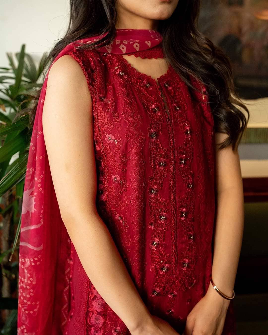 img_spotted_in_saira_rizwan_lawn_awwal_boutique