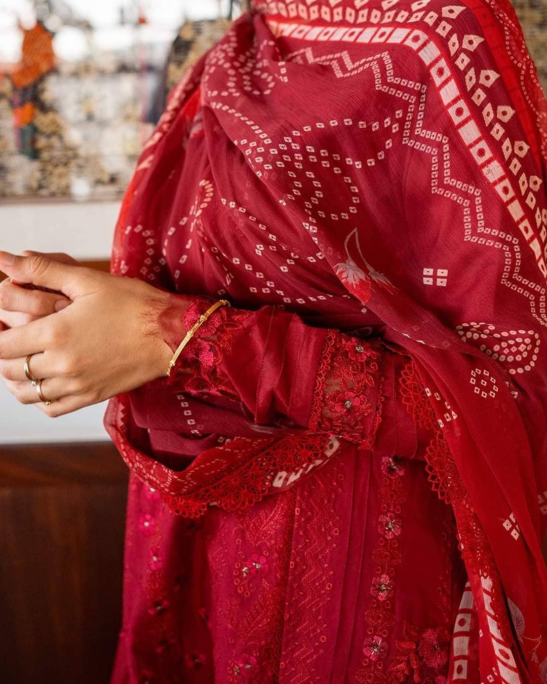 img_spotted_in_saira_rizwan_lawn_awwal_boutique