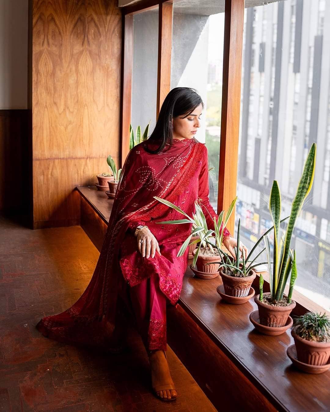 img_spotted_in_saira_rizwan_lawn_awwal_boutique